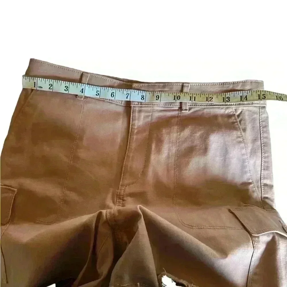 Loft size 2,  30” high waist cargo shorts in a‎ salmon pink. NWOT. - Picture 6 of 9